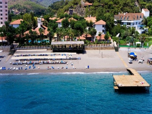 LARISSA CLUB AKMAN PARK